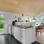 3 Bedroom Lovely In Ferienhaus *