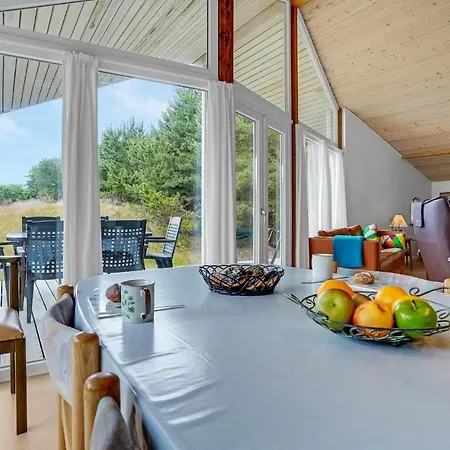 3 Bedroom Lovely In Holiday home Fano