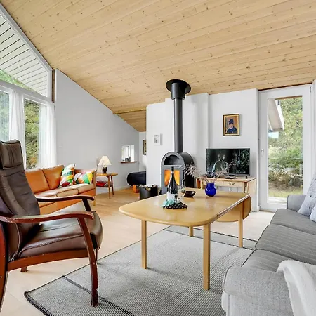 Holiday home 3 Bedroom Lovely In Fano